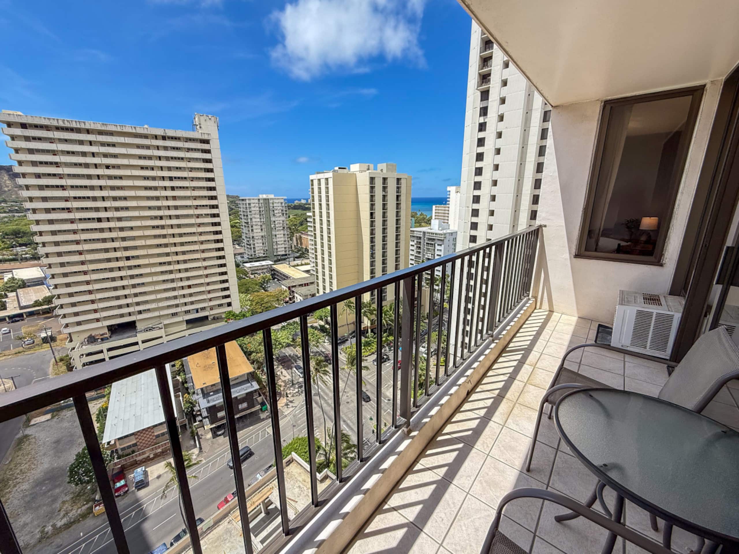 Condo in Honolulu · ★4.86 · 1 bedroom · 2 beds · 1 bath - Image 22