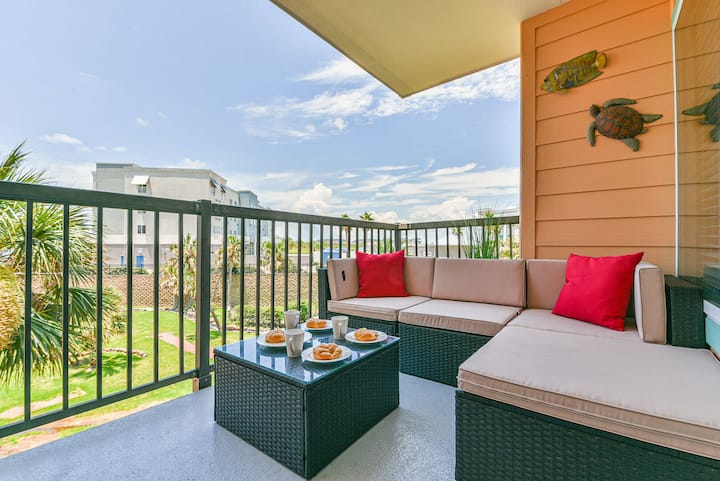 Fun Times Casa, Ocean View, Sleeps 4! - Galveston, TX