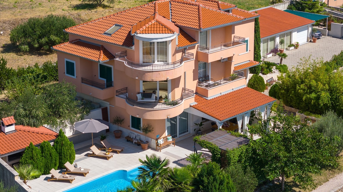 Villa Anita with private pool, gym, 6 bedrooms, se