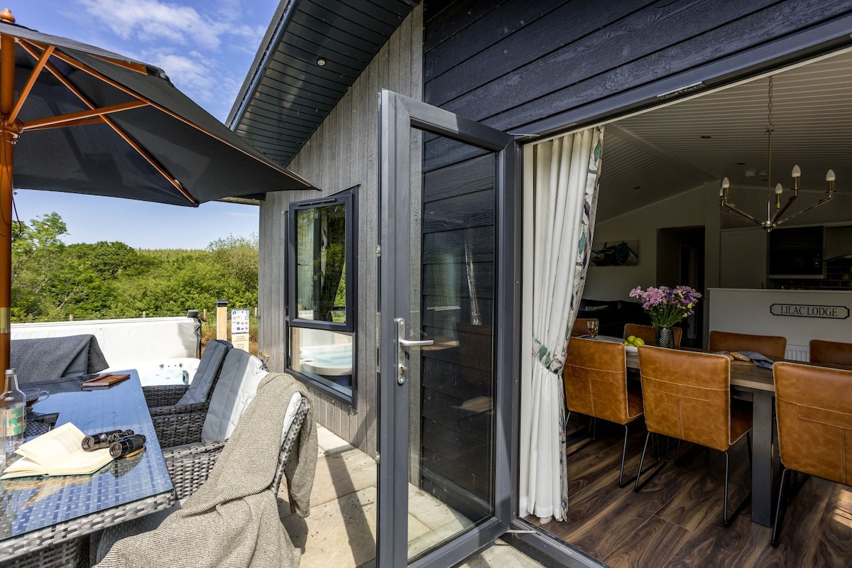 Lilac Lodge, 22 Roadford Lake Lodges, Lifton - Houses for Rent in