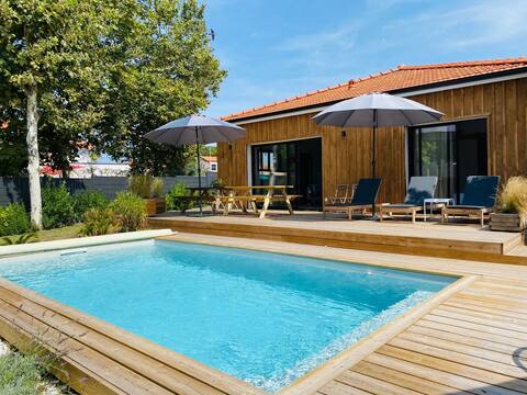 Cabane De Brice in Ares with pool