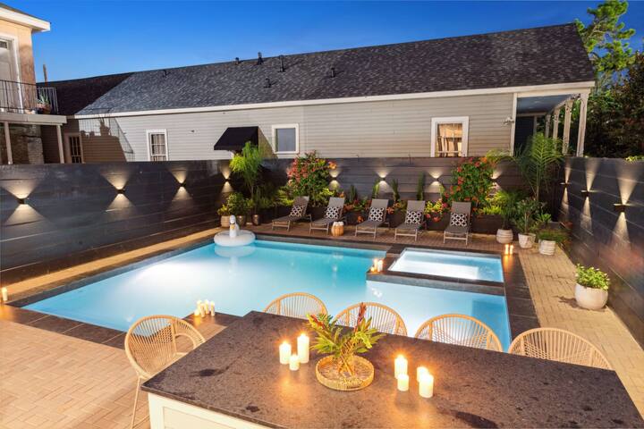 Gorgeous Grand Home | Heated Pool gallery image 3