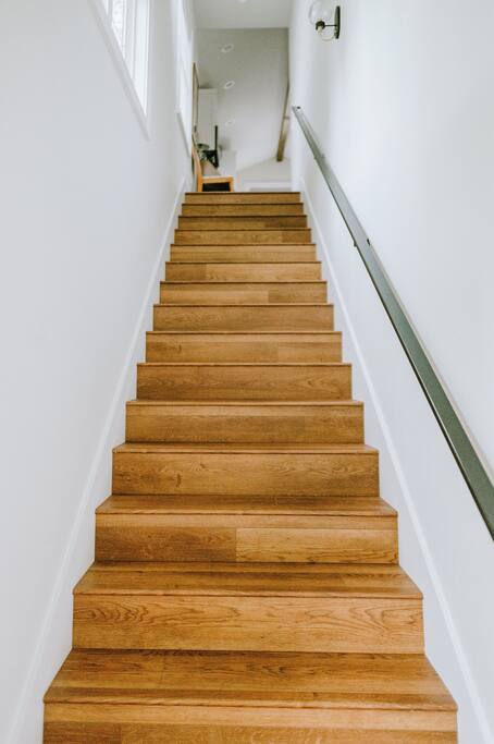 *Boutique Woodview Walk Up Apartment*