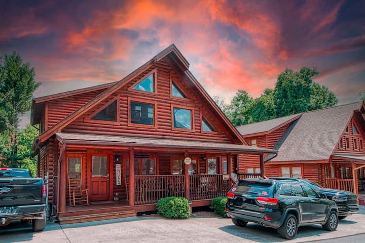 Stunning Fall In The Smokies, Amazing Location, Am - Pigeon Forge, TN