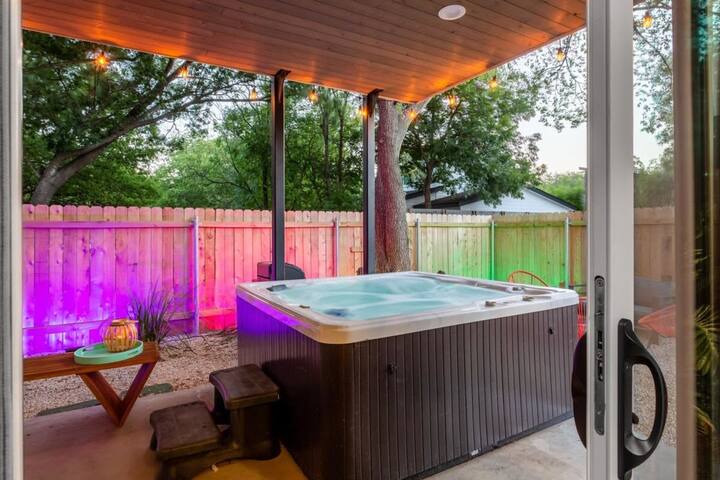 Massive 10BR Compound—6 Min to Downtown Austin gallery image 5