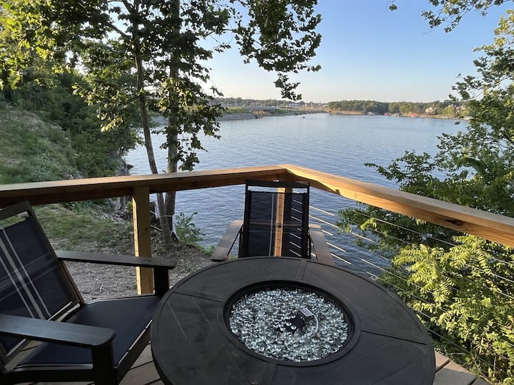 Lake Front Modern Luxury with Incredible Views