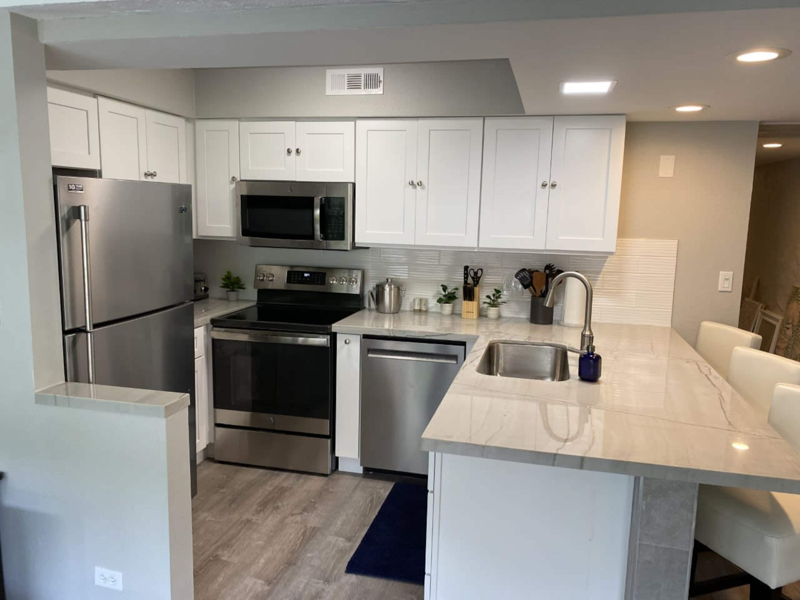 Condo in Kailua-Kona · ★4.92 · 1 bedroom · 2 beds · 1 private bath - Image 6
