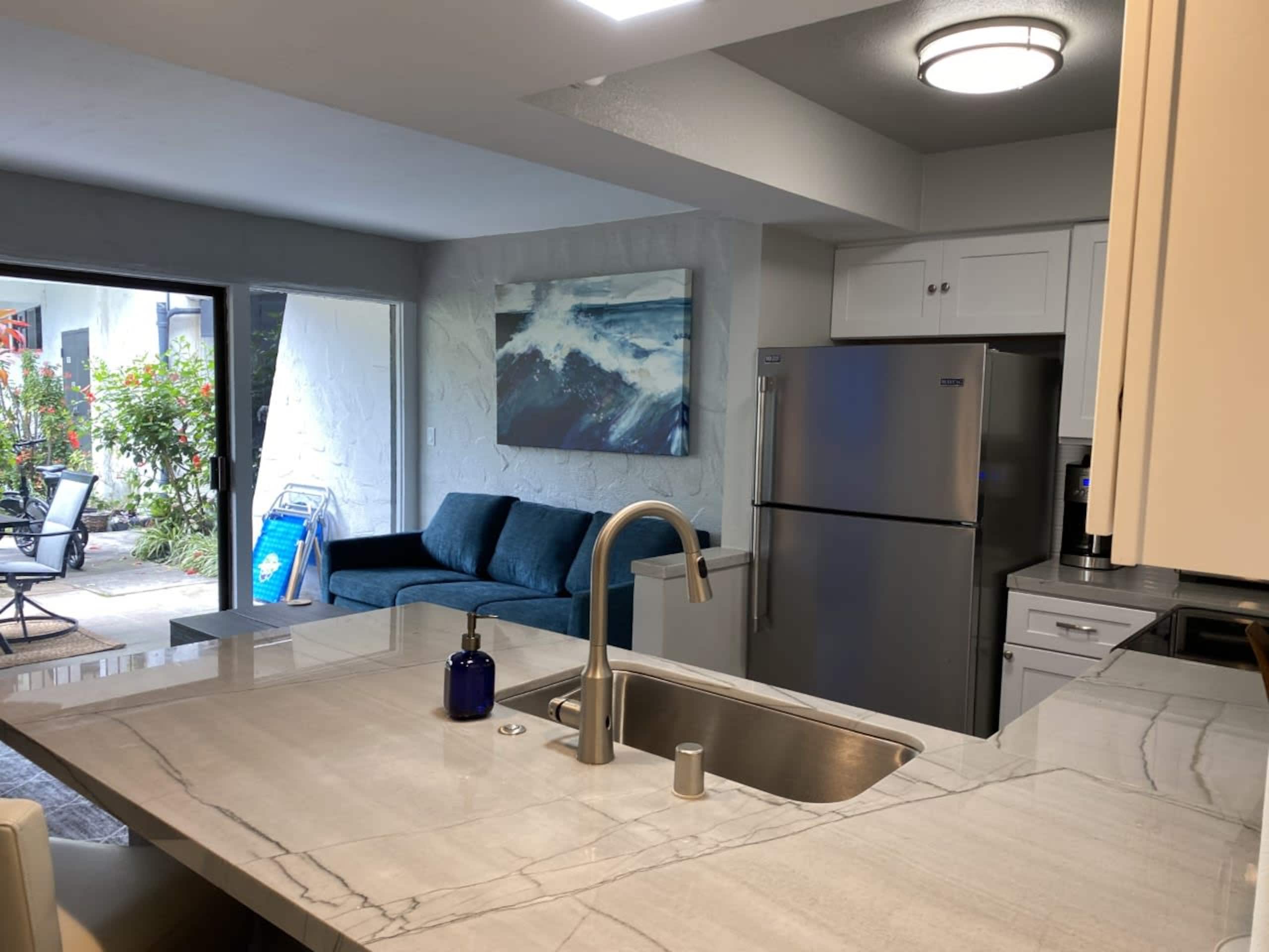 Condo in Kailua-Kona · ★4.92 · 1 bedroom · 2 beds · 1 private bath - Image 8