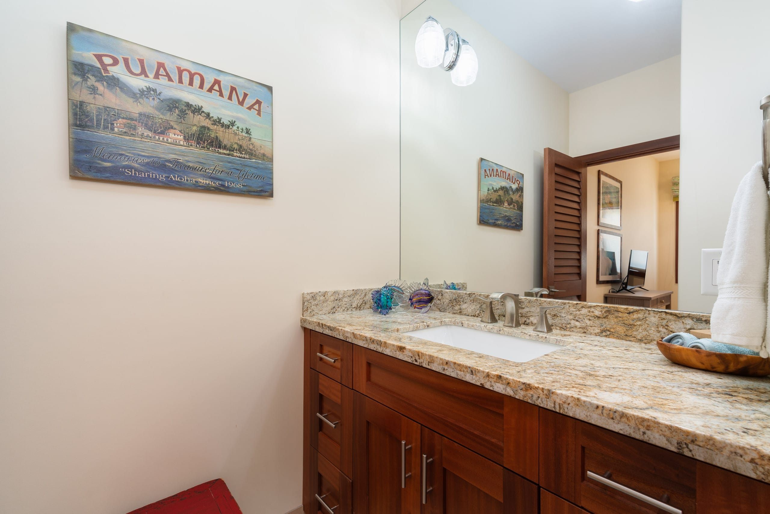 Condo in Lahaina · ★4.6 · 5 bedrooms · 6 beds · 5 baths - Image 29