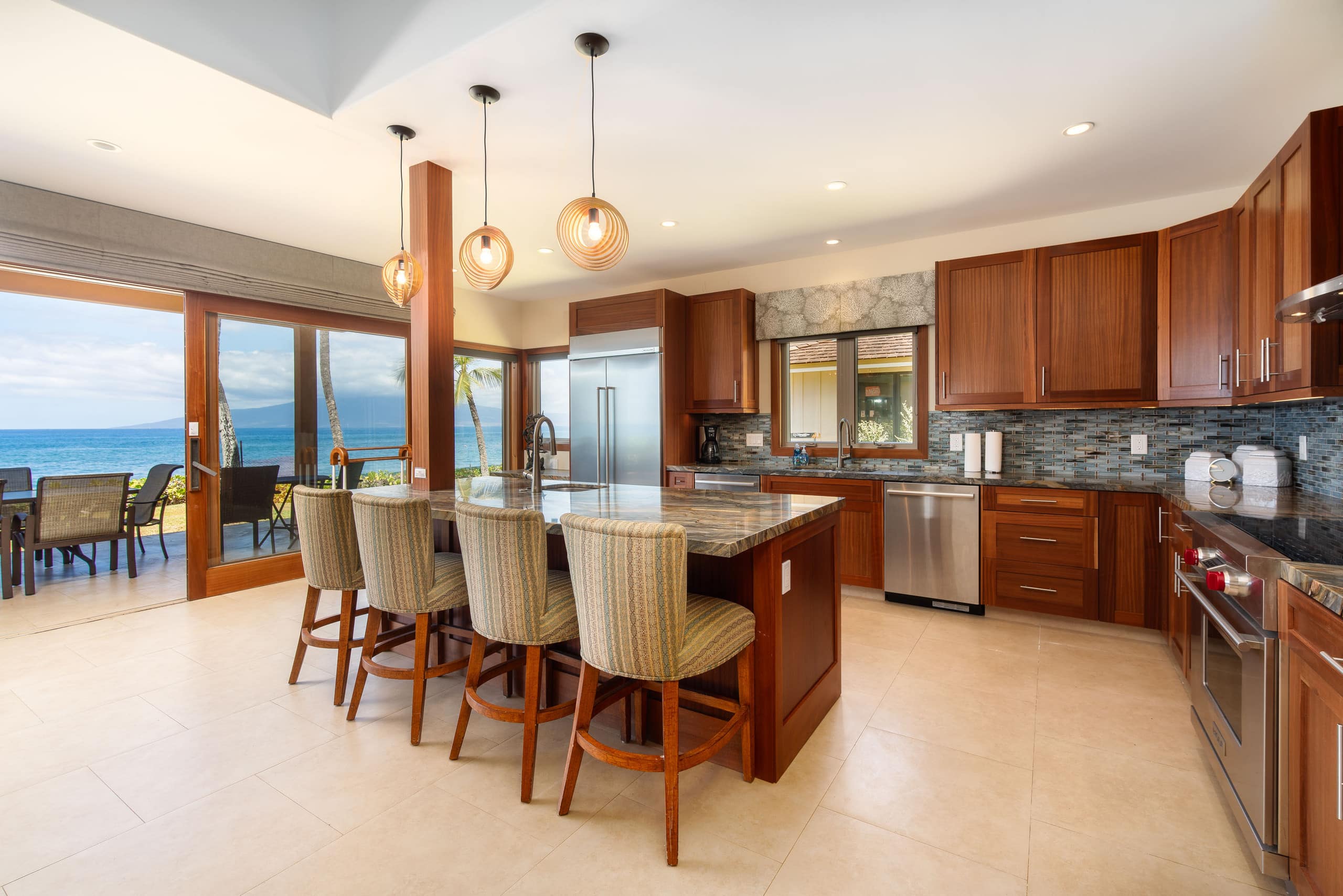 Condo in Lahaina · ★4.6 · 5 bedrooms · 6 beds · 5 baths - Image 5