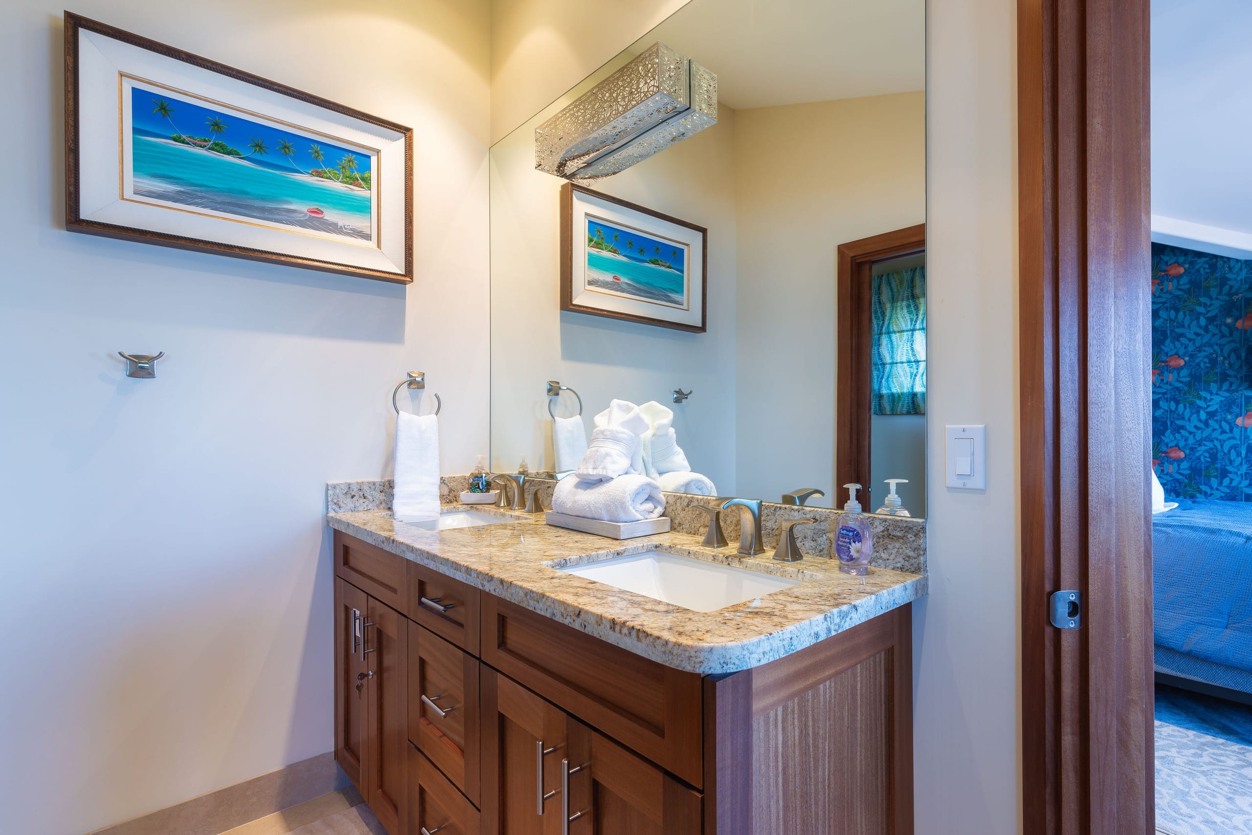 Condo in Lahaina · ★4.6 · 5 bedrooms · 6 beds · 5 baths - Image 15