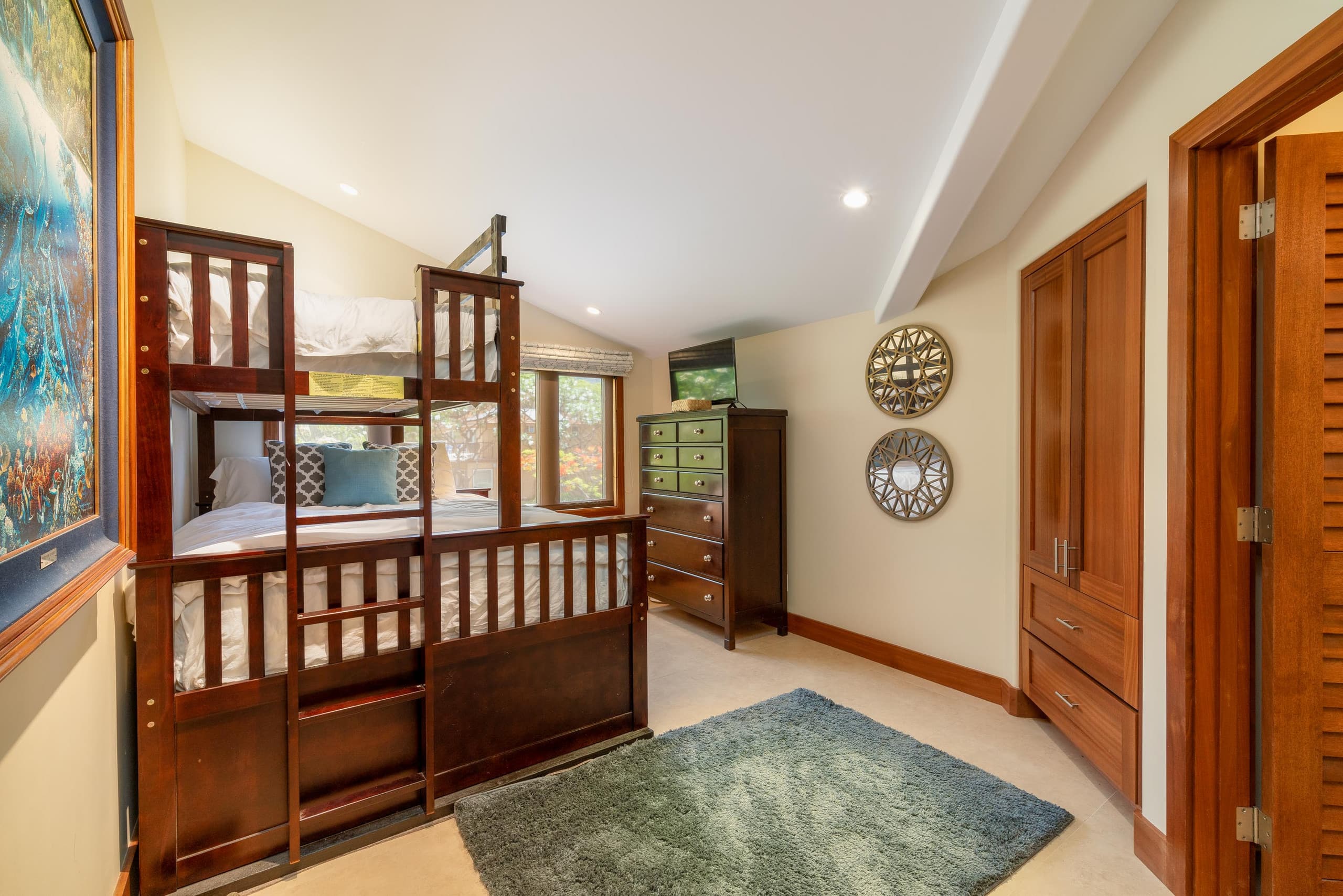 Condo in Lahaina · ★4.6 · 5 bedrooms · 6 beds · 5 baths - Image 33