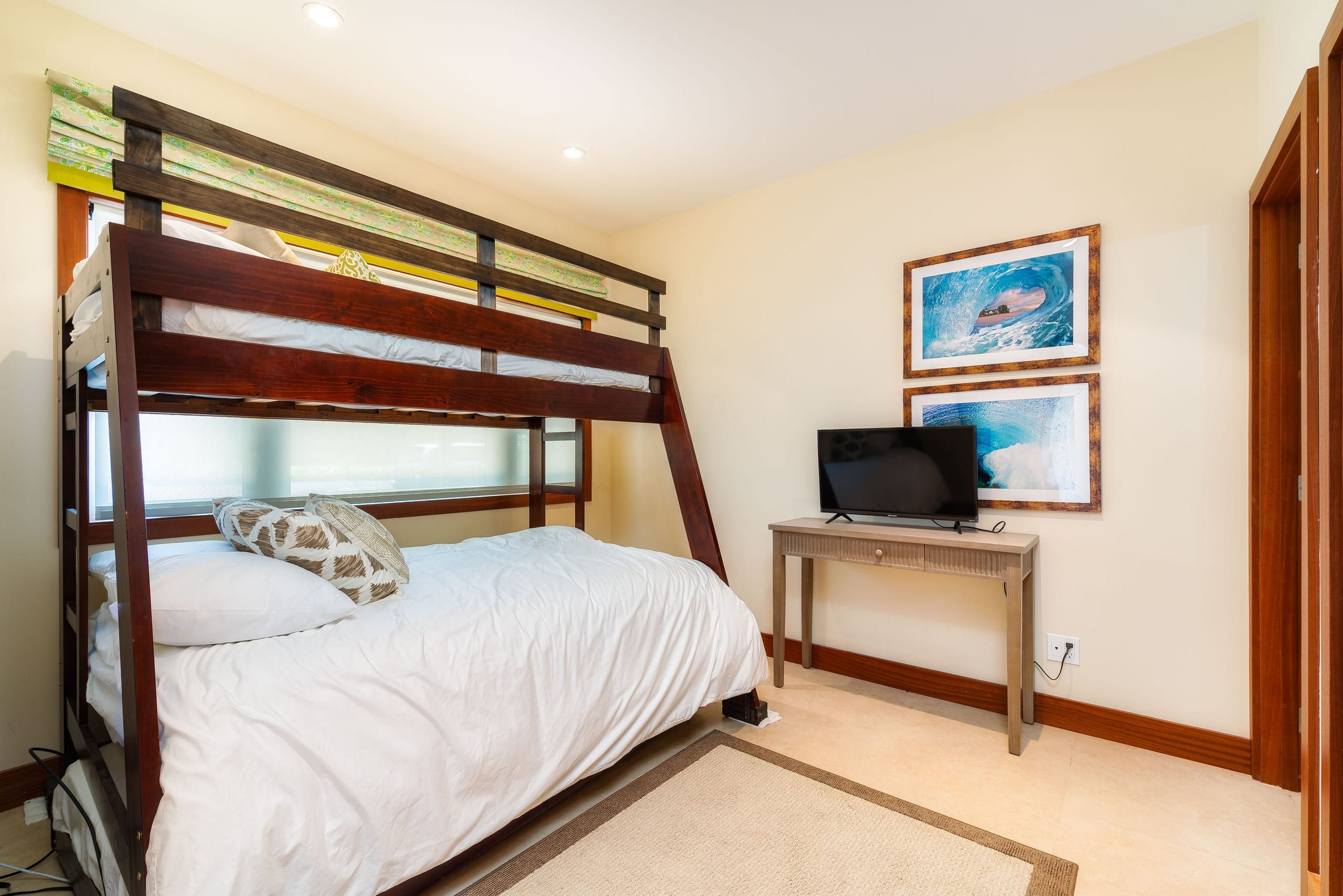 Condo in Lahaina · ★4.6 · 5 bedrooms · 6 beds · 5 baths - Image 27