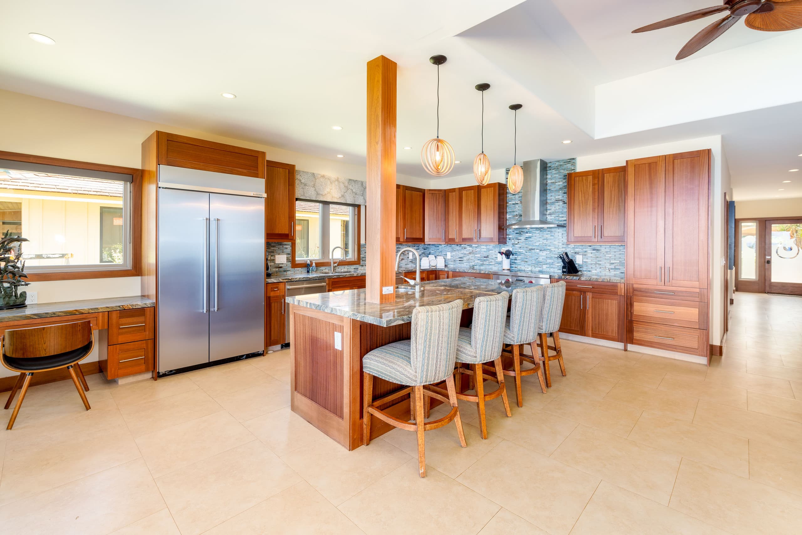 Condo in Lahaina · ★4.6 · 5 bedrooms · 6 beds · 5 baths - Image 7