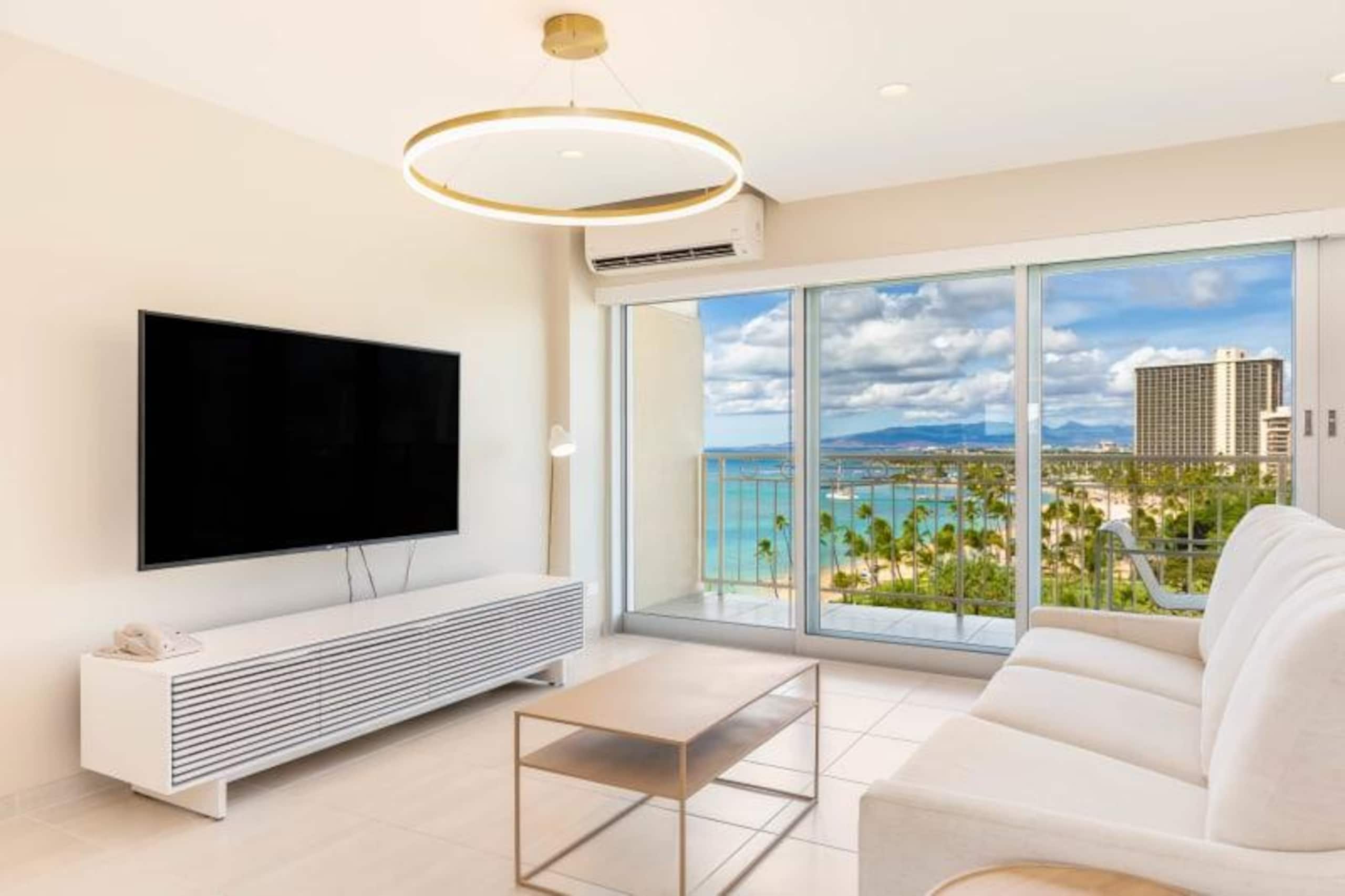 Condo in Honolulu · ★4.89 · 1 bedroom · 3 beds · 1 shared bath - Image 6