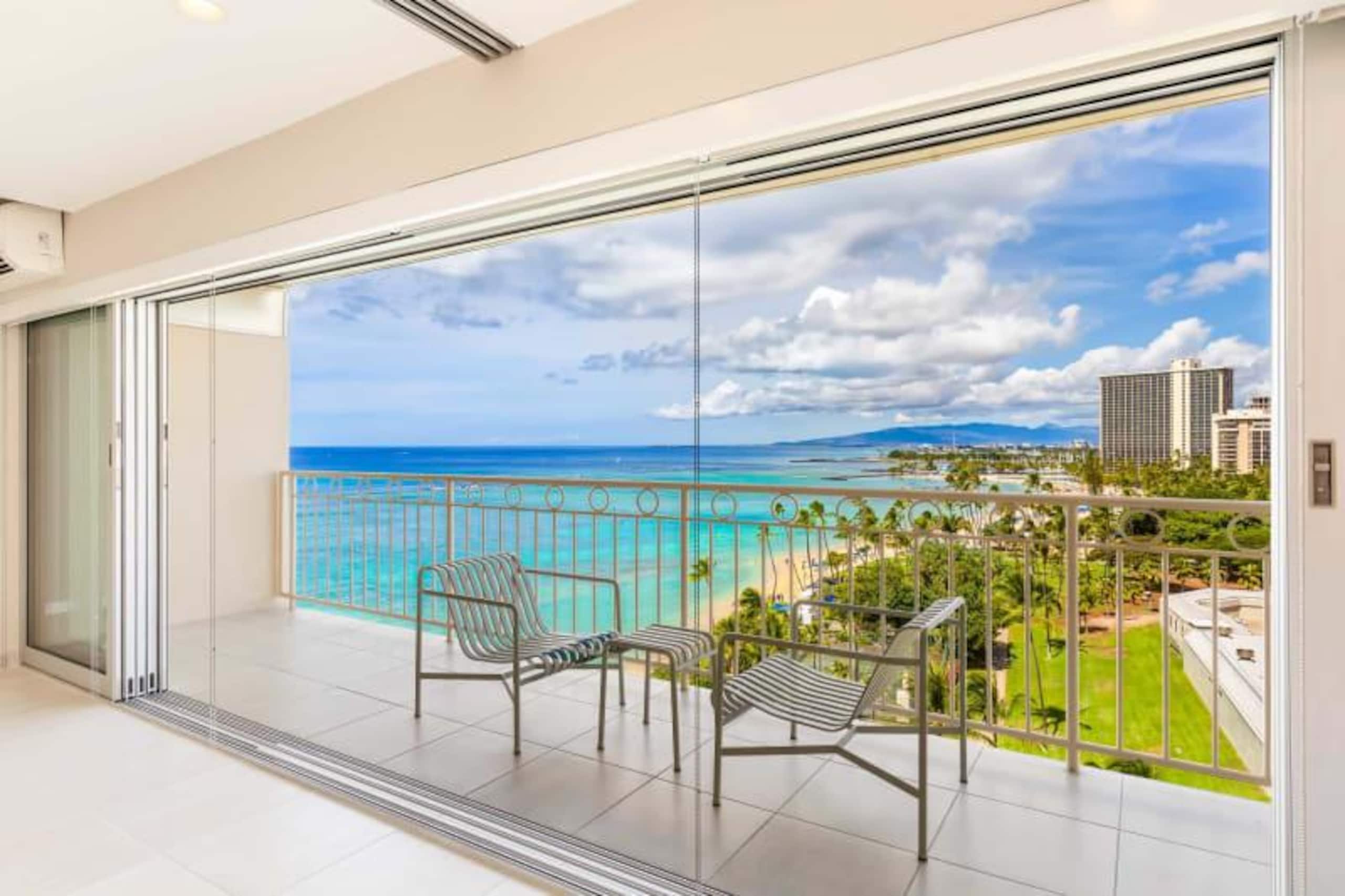 Condo in Honolulu · ★4.89 · 1 bedroom · 3 beds · 1 shared bath - Image 18