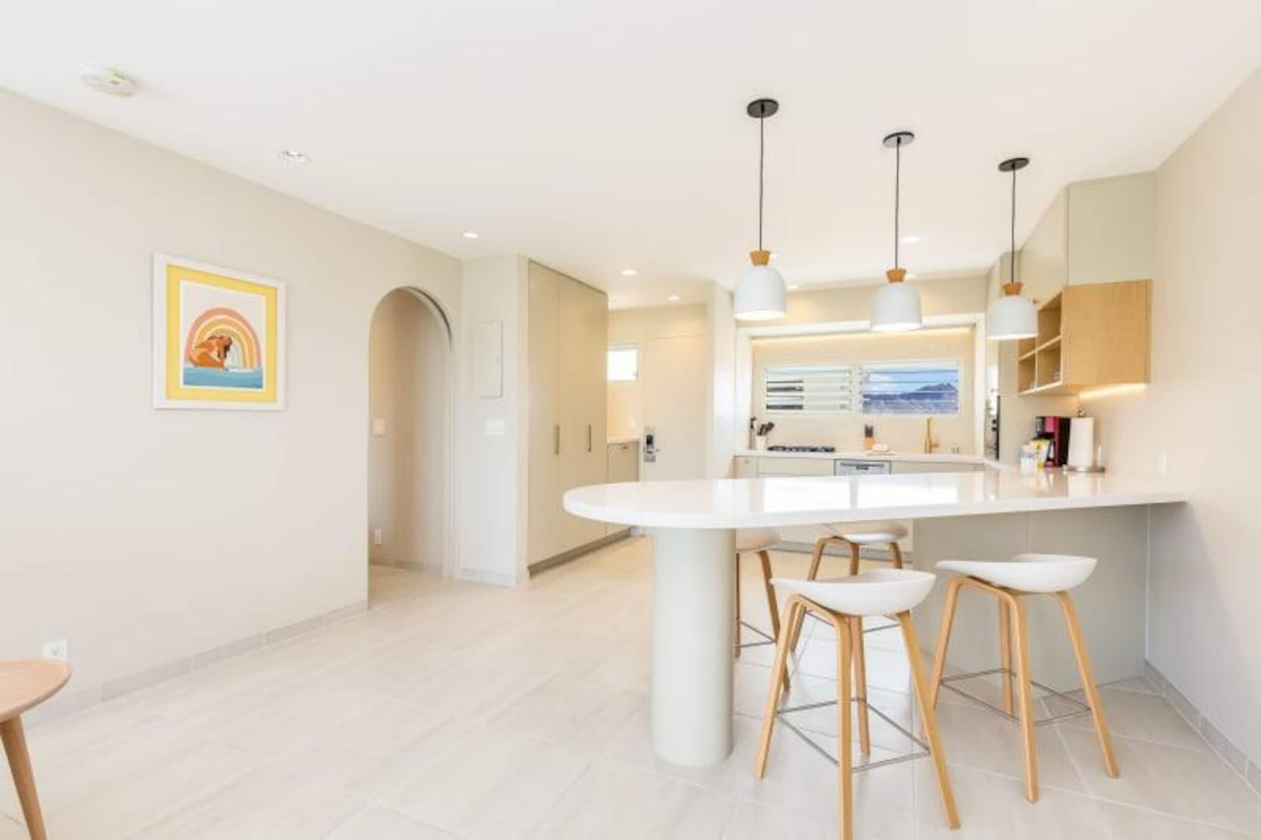 Condo in Honolulu · ★4.89 · 1 bedroom · 3 beds · 1 shared bath - Image 8
