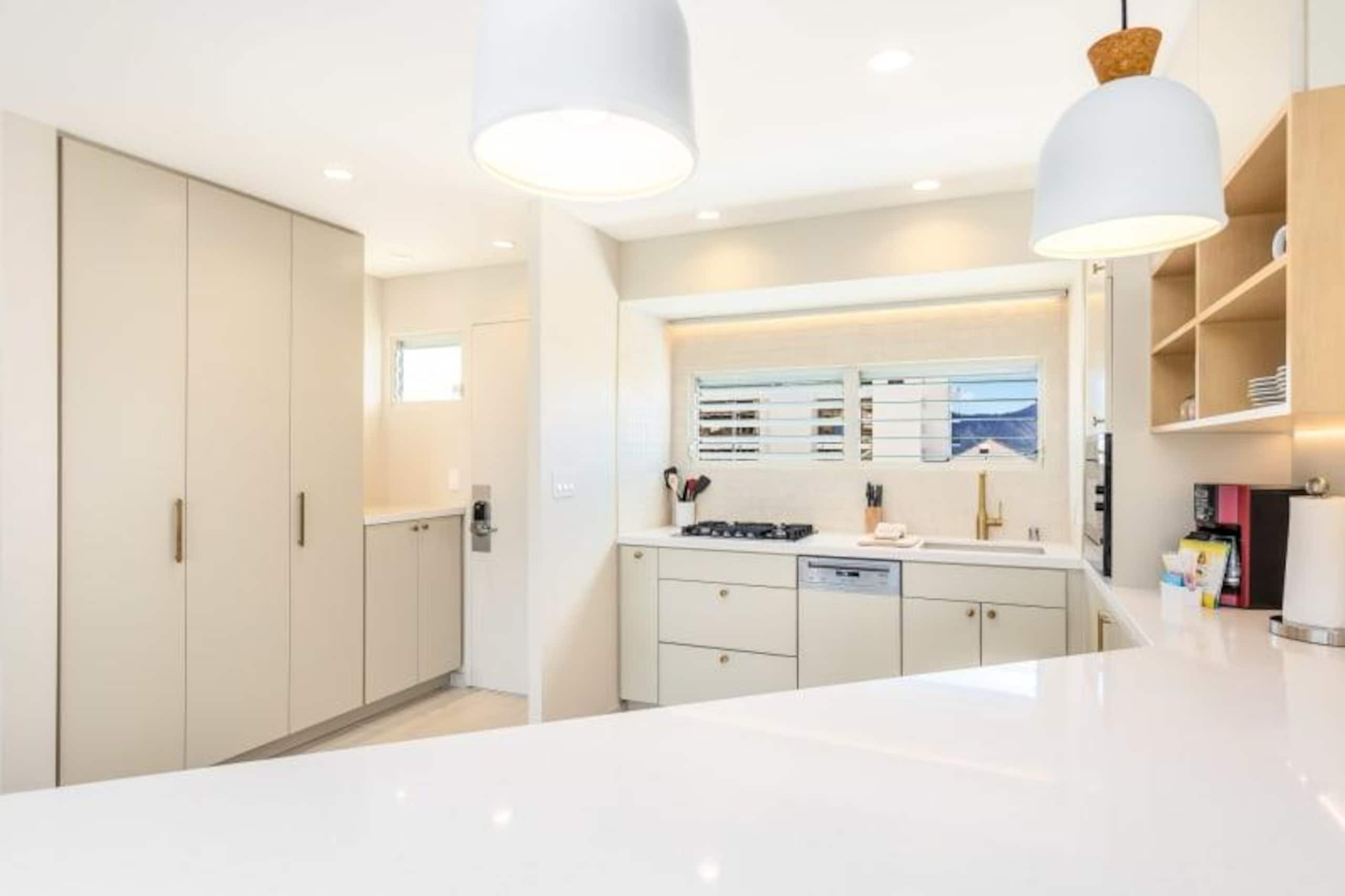 Condo in Honolulu · ★4.89 · 1 bedroom · 3 beds · 1 shared bath - Image 11