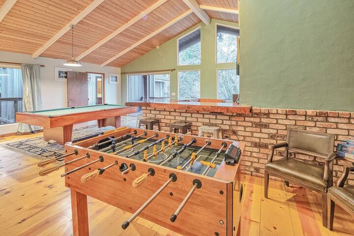 Casago Redwood Coast managed Airbnb listing 1