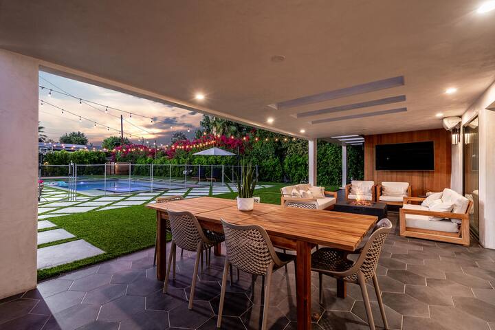 Villa Erwin w/ Basketball Court & Pool gallery image 3