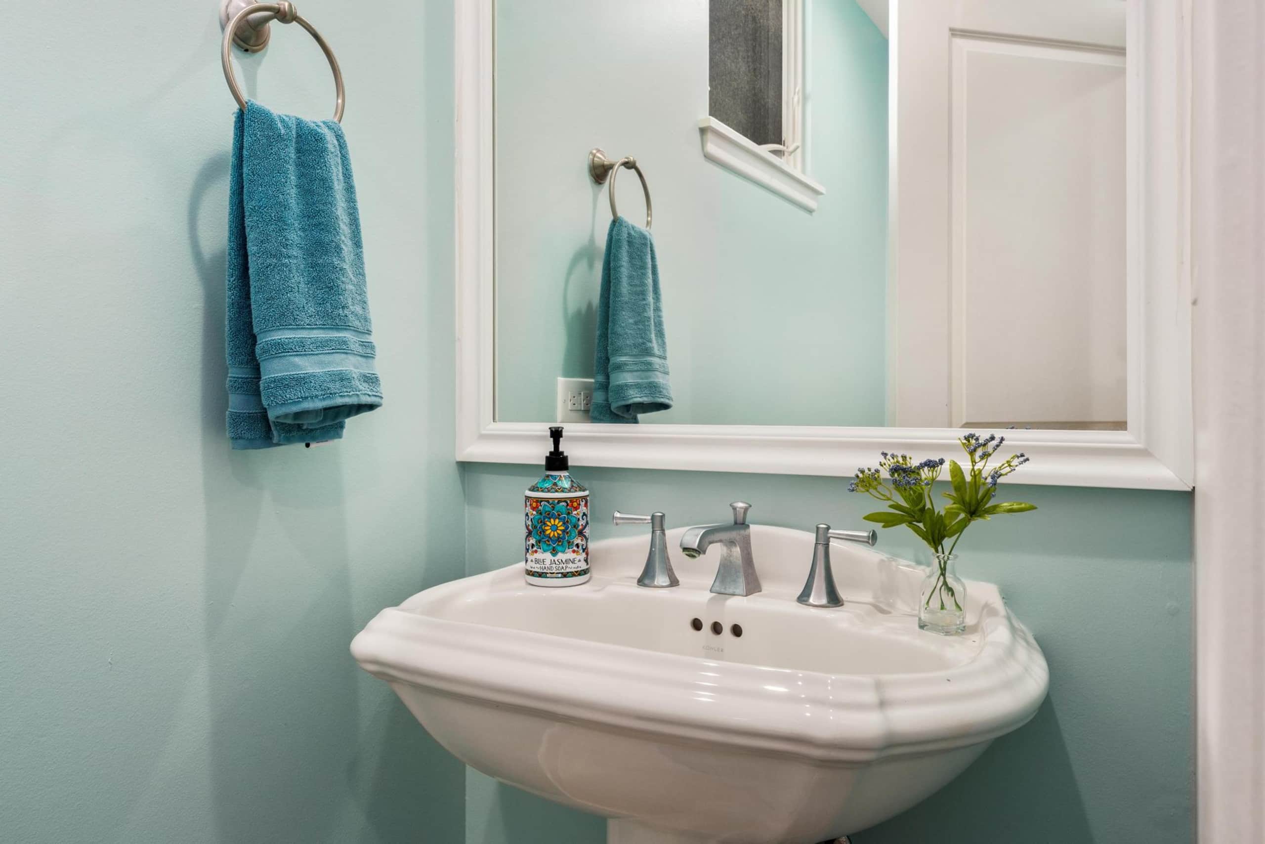 Condo in Kailua-Kona · ★5.0 · 2 bedrooms · 3 beds · 2.5 shared baths - Image 17