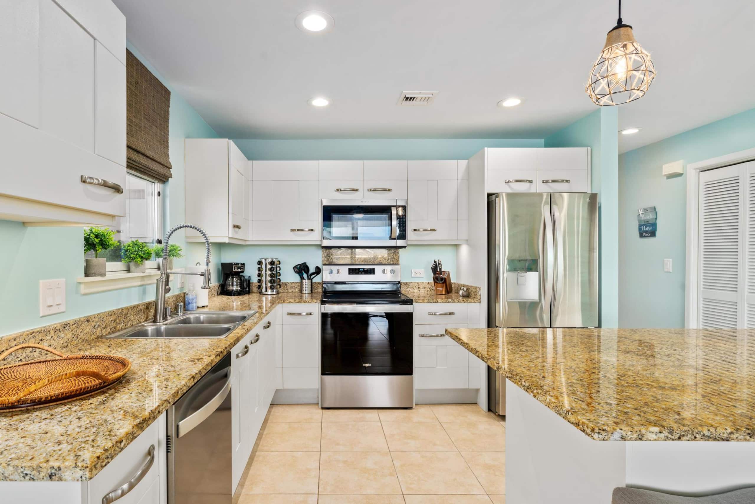 Condo in Kailua-Kona · ★5.0 · 2 bedrooms · 3 beds · 2.5 shared baths - Image 13