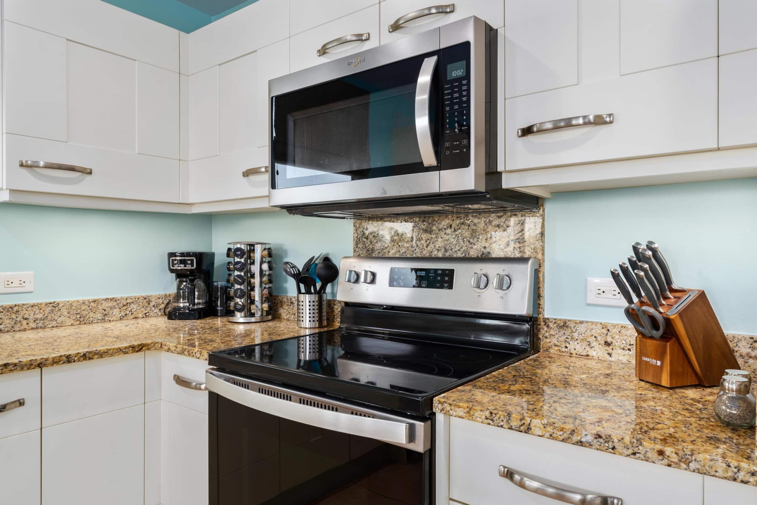Condo in Kailua-Kona · ★5.0 · 2 bedrooms · 3 beds · 2.5 shared baths - Image 14