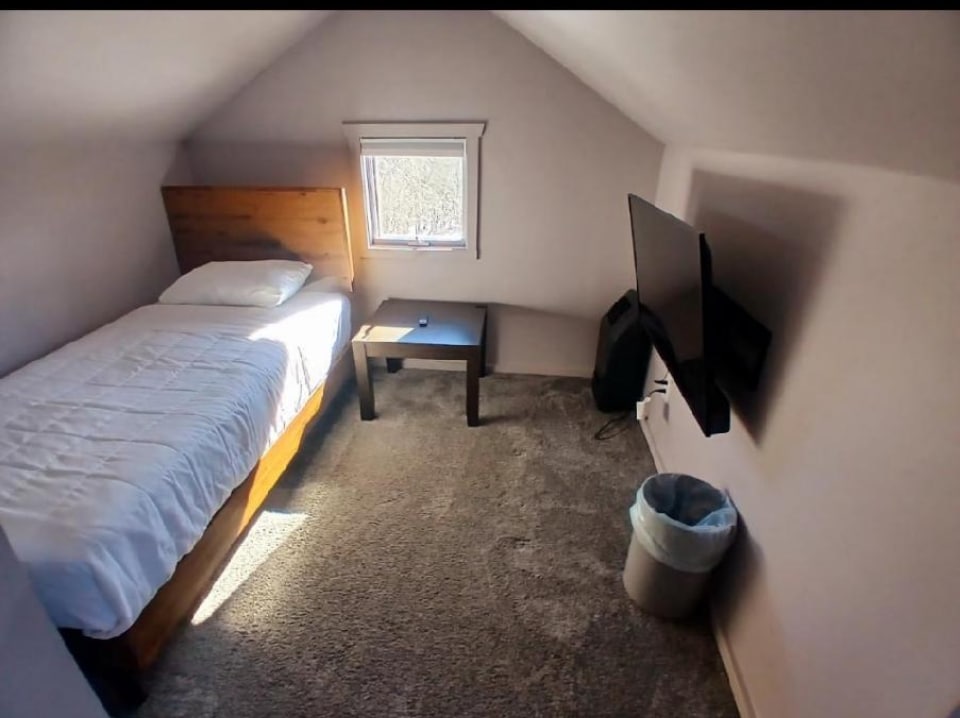 Chumba cha bonasi nje ya Chumba cha kulala  #4 (ghorofa ya 2)