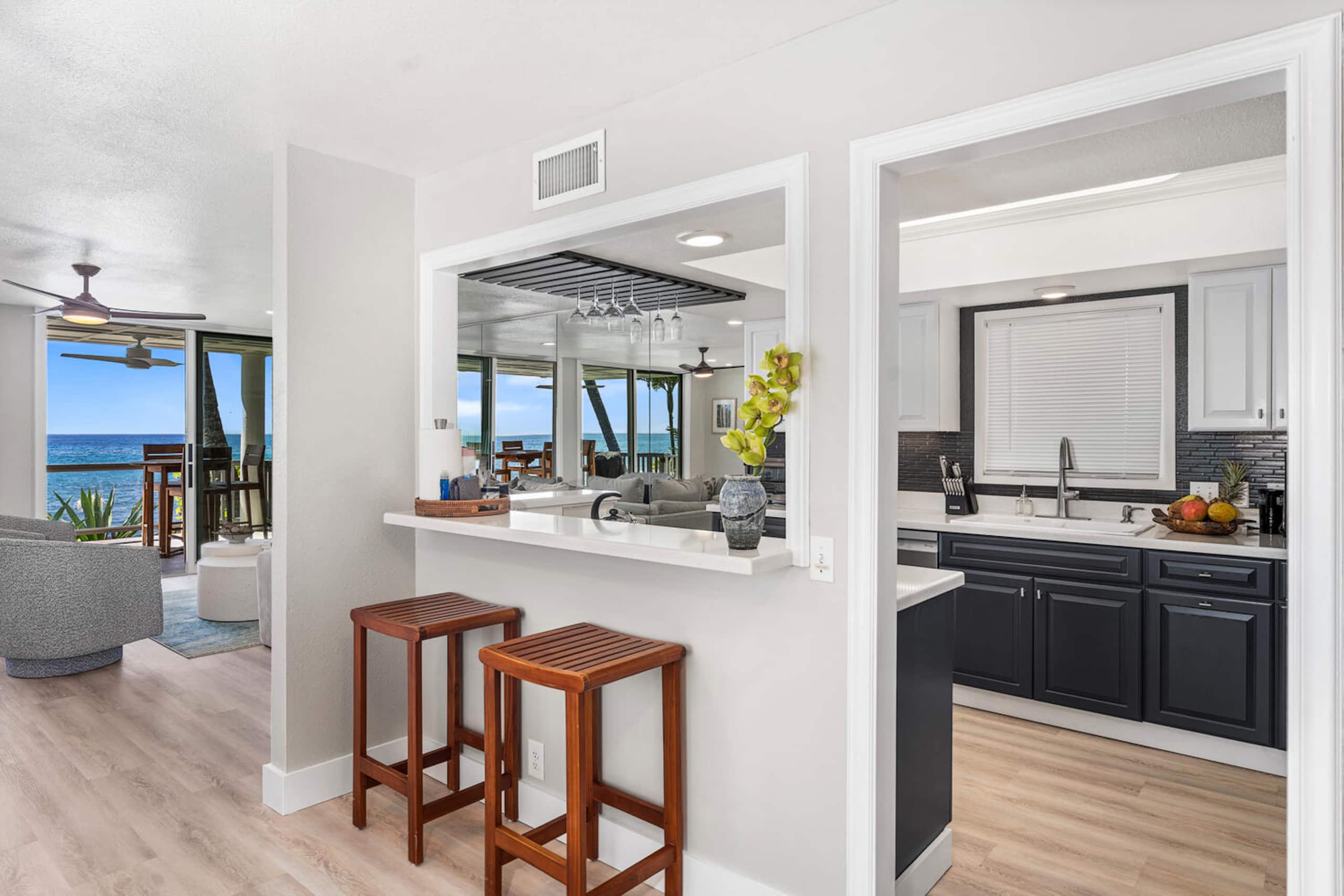 Condo in Kailua-Kona · ★4.89 · 4 bedrooms · 4 beds · 3 baths - Image 14