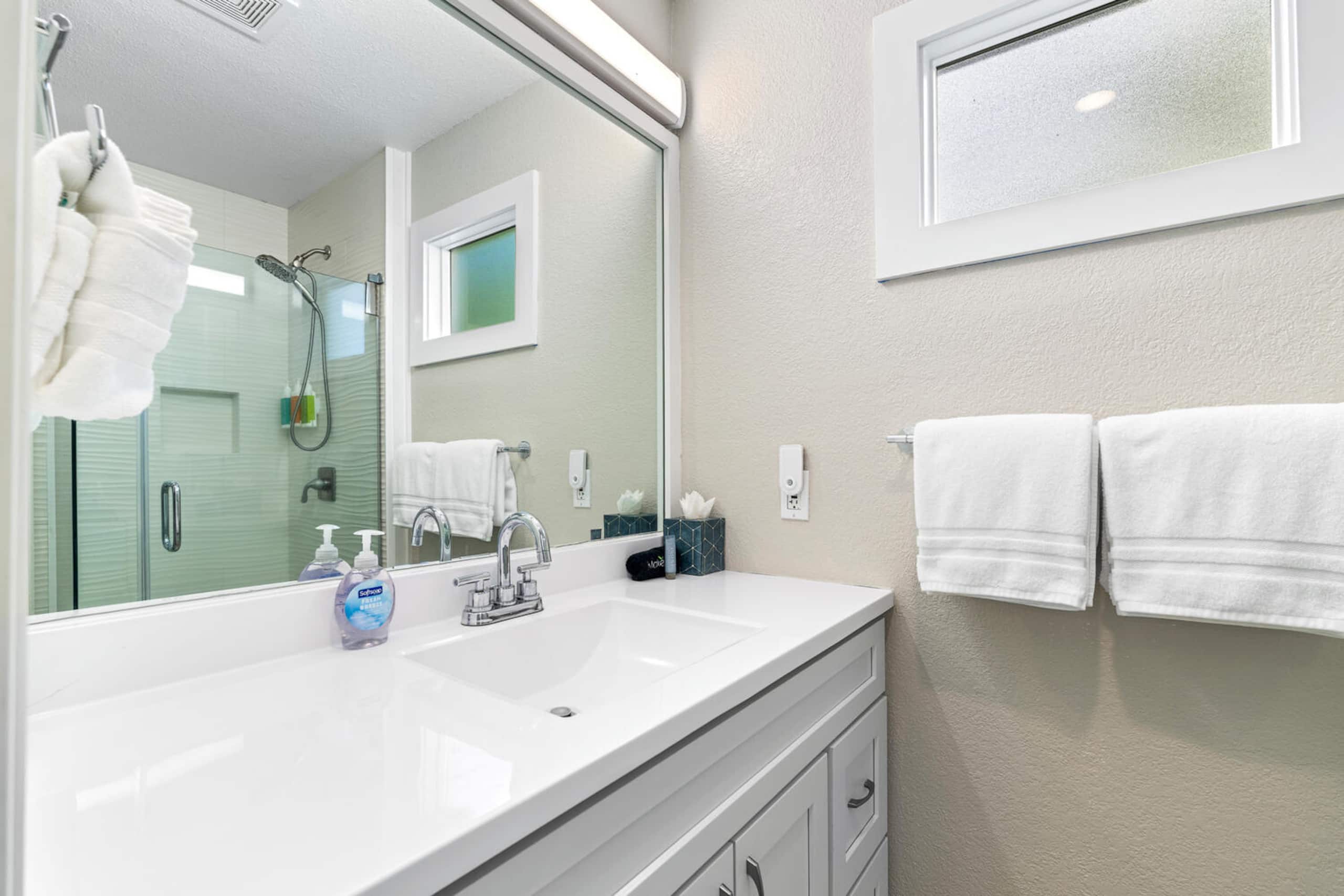 Condo in Kailua-Kona · ★4.89 · 4 bedrooms · 4 beds · 3 baths - Image 37
