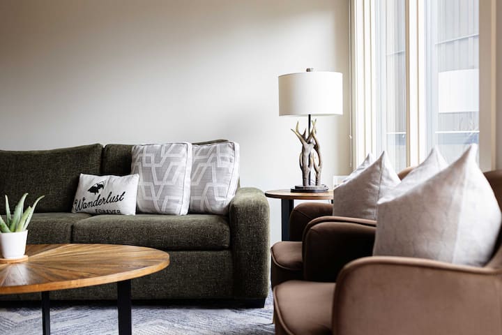 Misty Mountain-located At Solara Resort & Spa - Canmore