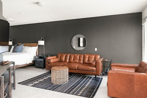 The Butte | XL Suite in Paradise