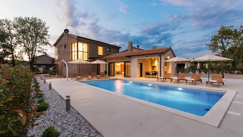 Successful Airbnb property: Villa curitico - beautiful villa curitico near por in Mušalež
