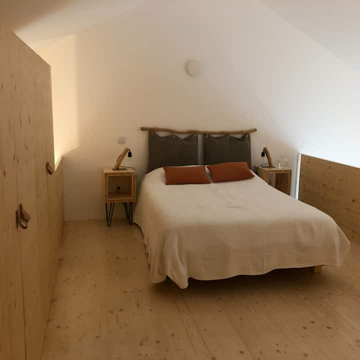 Azoia 12 Loft with Double Bed Apartments for Rent in Santarém