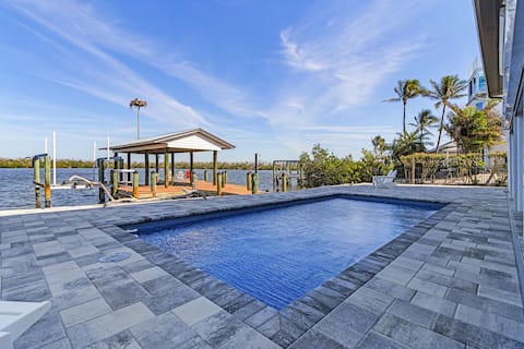 Beautiful 5/3 Pool, Saltwater Cove,Sleeps 10!
