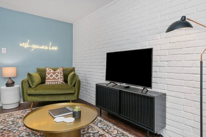 Abode | Norfolk | 86 Walking Score in Montrose! - Airbnb