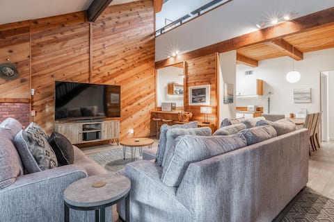 Pet Friendly! Location, Luxury, Comfort