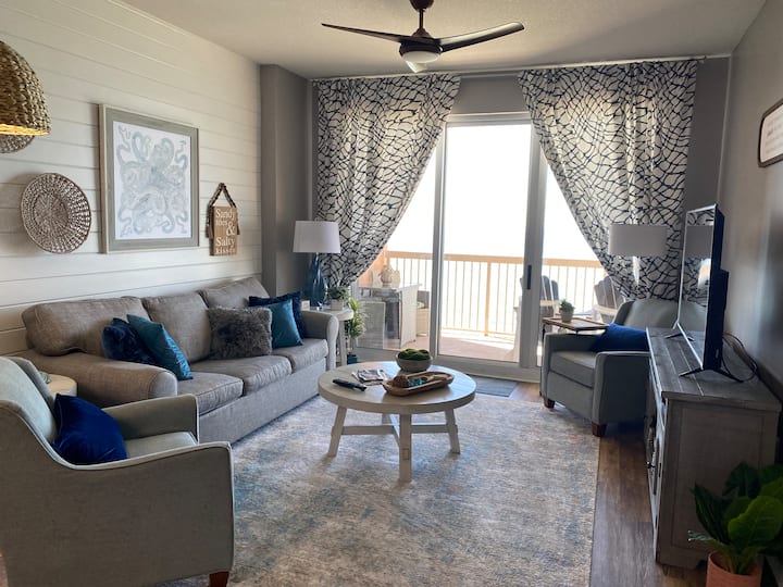 Fantastic Sunrise Beach Condo- 2br/2ba Beachfront - Panama City Beach, FL
