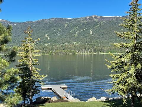 New! Modern Cabin w/fireplace/hot tub/sleeps 12