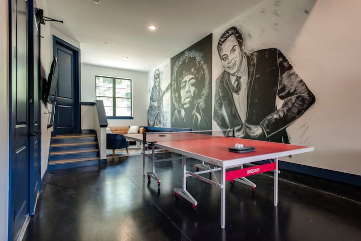 Jimmys Place in downtown Nashville with 10 Beds