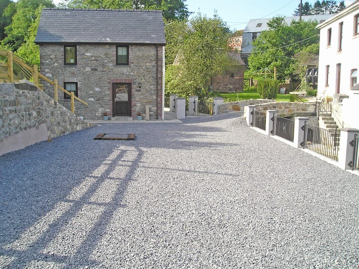 Ty Bach - Carmarthen