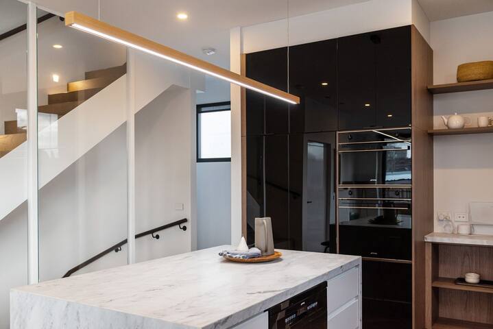 Sport Precinct Luxury Style over four levels gallery image 5