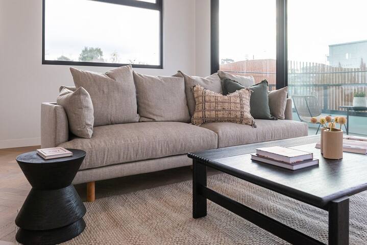 Sport Precinct Luxury Style over four levels gallery image 4