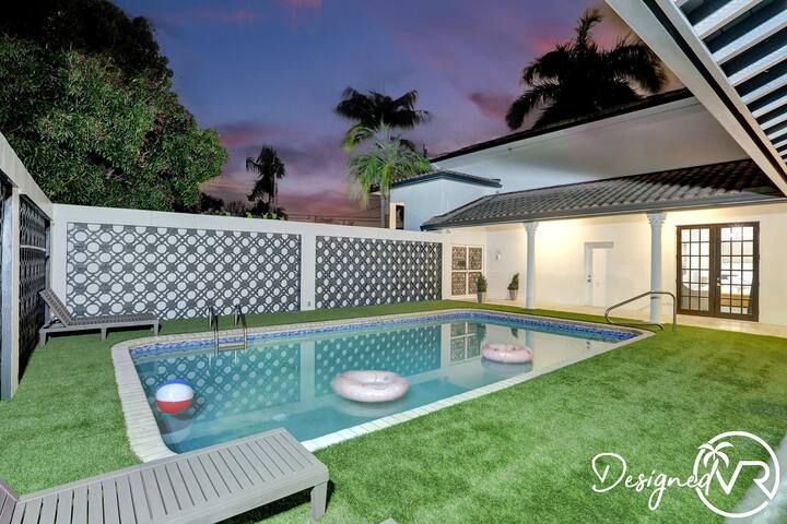 Amazing 7 BR Villa with Heated POOL near the Beach gallery image 3
