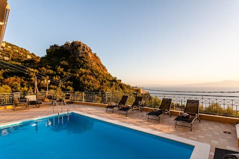 Aigli Luxury Getaway - Seaview Retreats Upto 19ppl