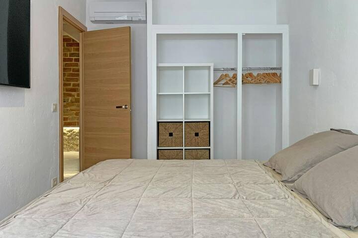 Luxury 8P town house in center l’Escala, 50m beach gallery image 4