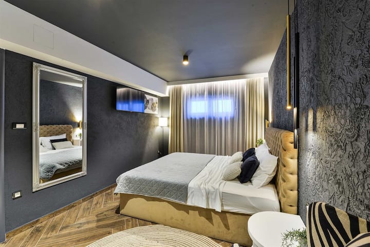 Villas CROWONDER Jadera Hills - Villa V1 con piscina climatizada, jacuzzi y sauna