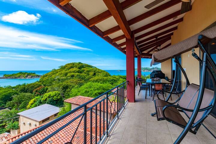 Luxe Hillside Villa w/ Ocean Views & Infinity Pool