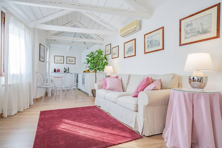 Ca’ Dei Musicanti 3 Few Steps from Rialto Bridge!