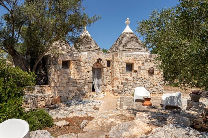 Trulli Colle Specchia Intera Villa gallery image 3